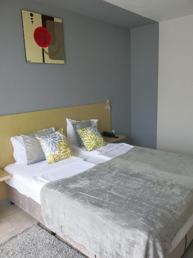 Albizia 3* Warna