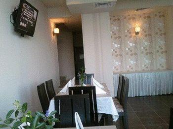 Hotel Albizia Warna